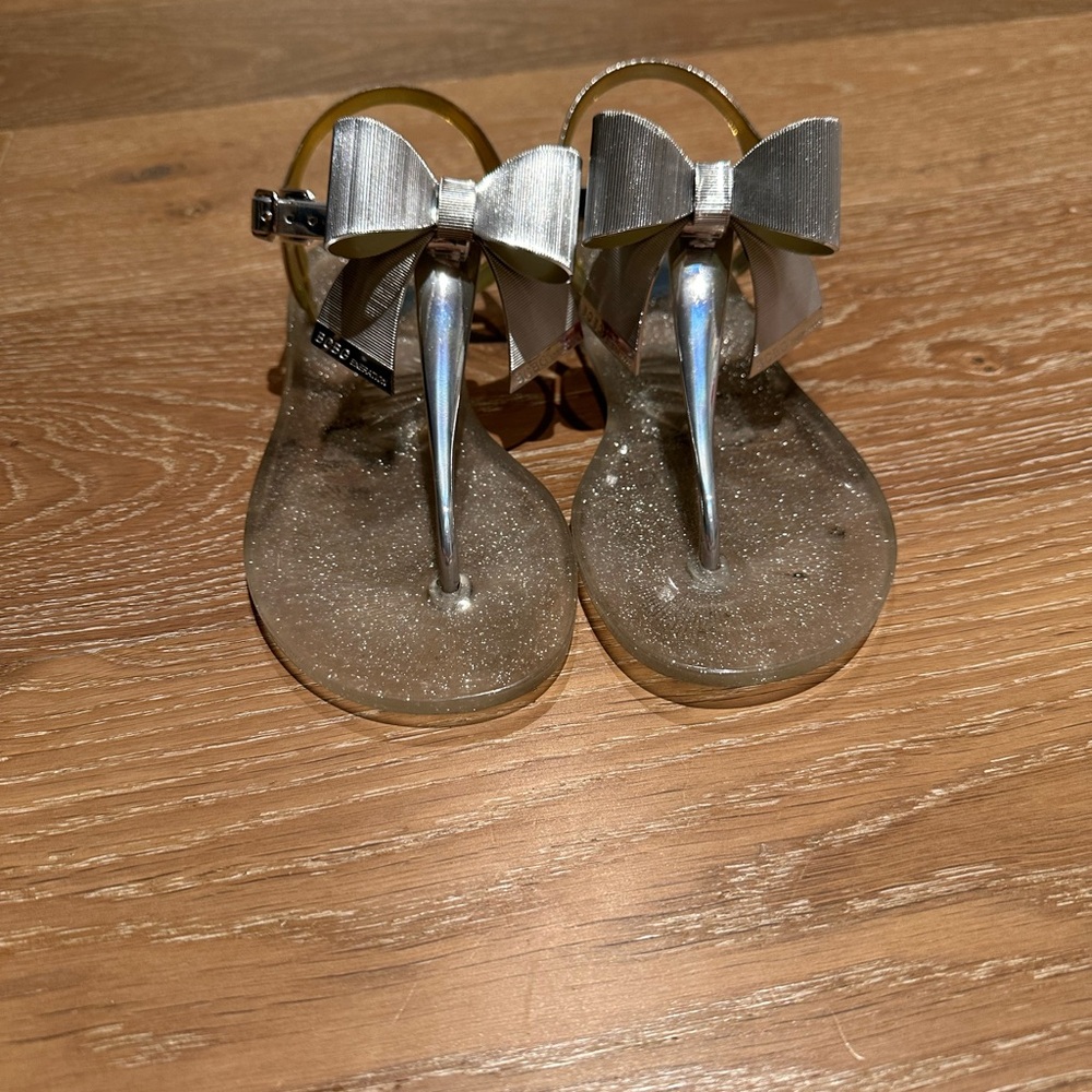 BCBGeneration Silver Bow Sandals Sz 7